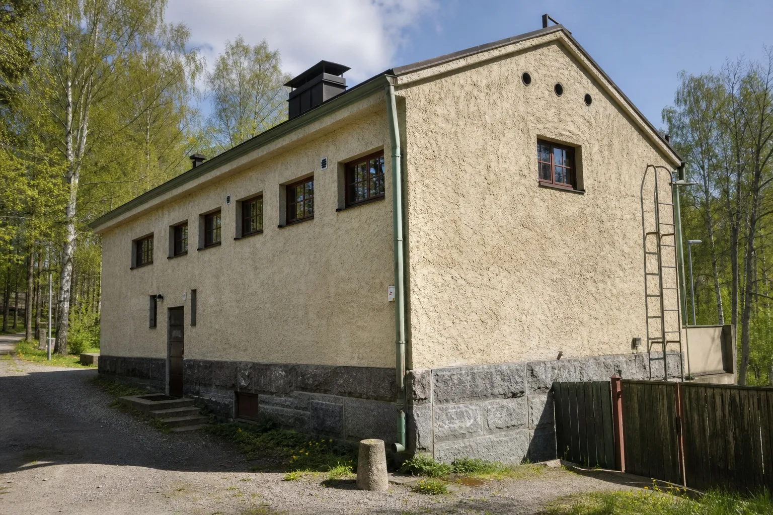Finnish Rajaportti sauna allows swimwear during mixed sessions
