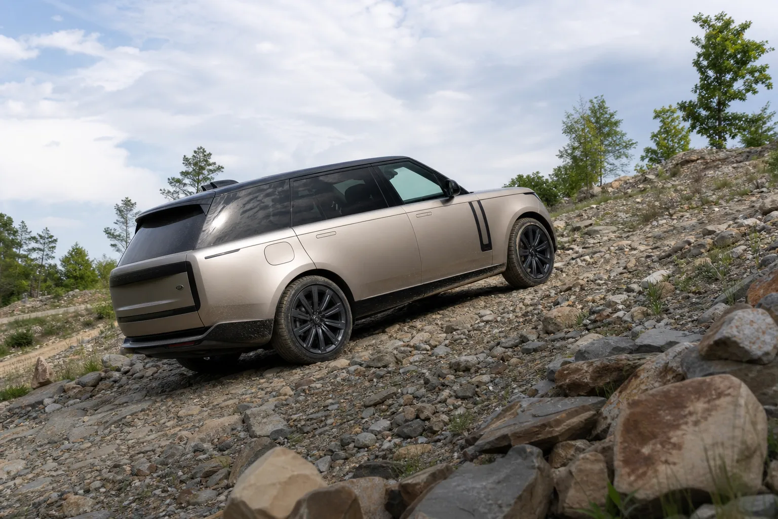 Range Rover reveals specifications of electric SUV