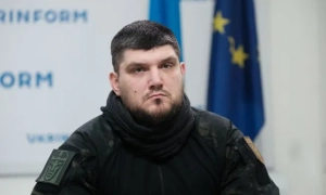 Український гурт Kalush Orchestra виставив на продаж головний приз Євробачення та рожеву панаму