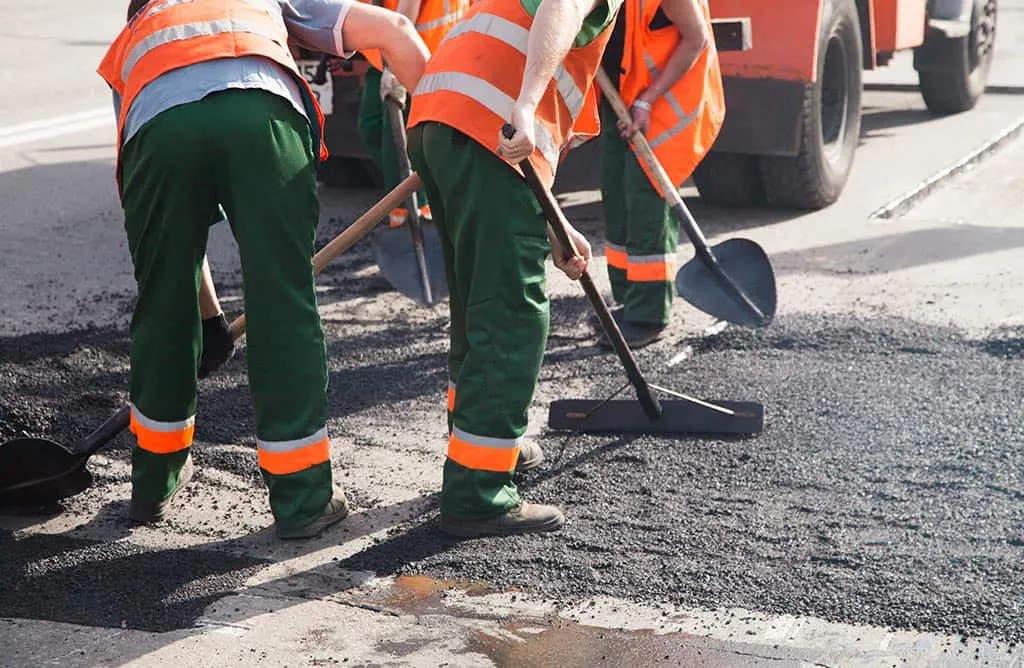 В Україні від початку року відремонтували понад 4,4 млн кв. м доріг, — Кулеба