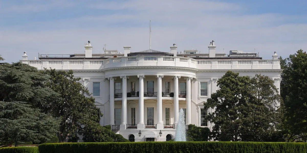В США журналистов не пустили в Белый дом после решения суда — BBC News