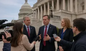 特朗普称将向FCC投诉NBC主持人克里斯滕·韦尔克