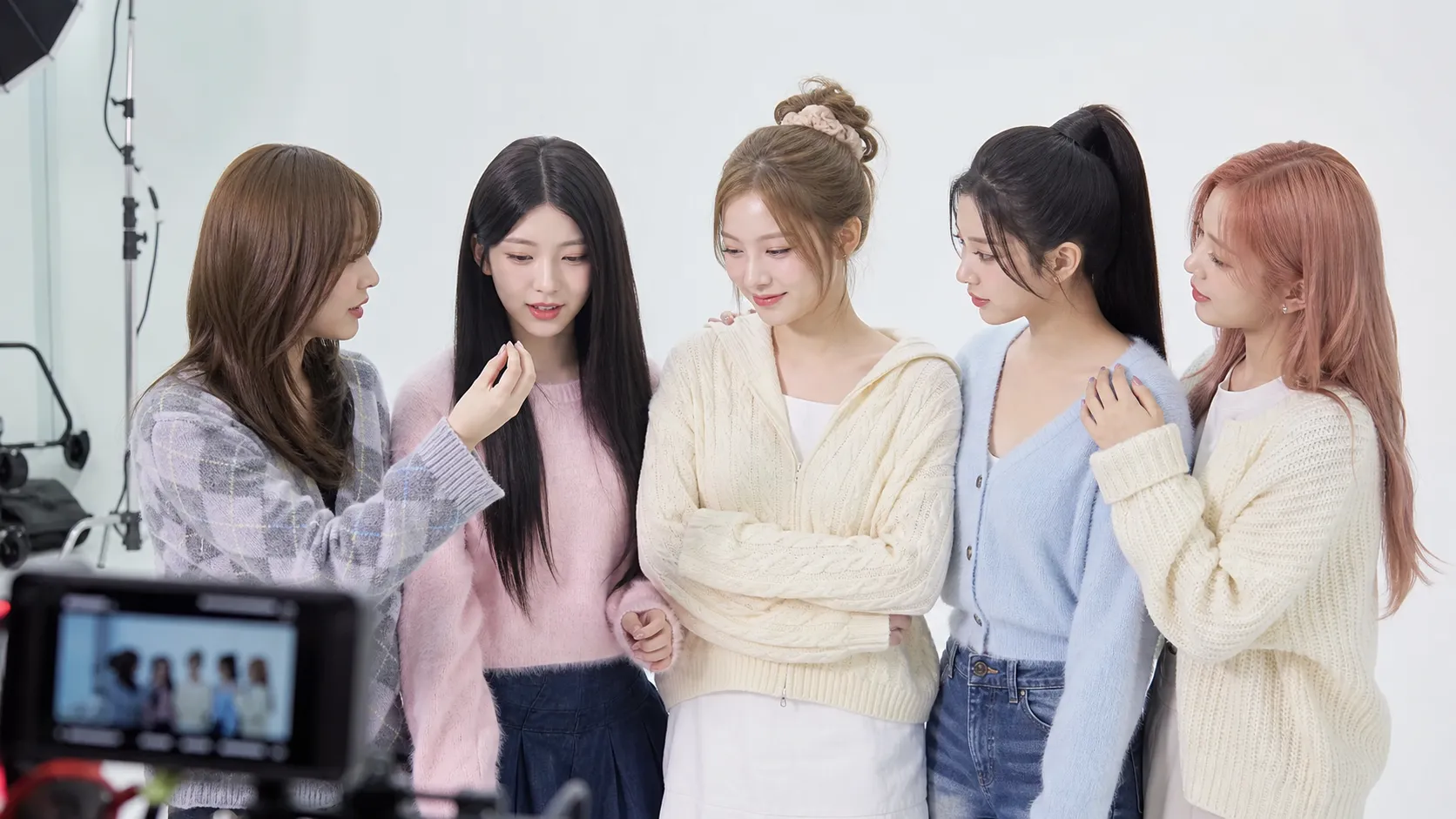 Rescene leader Woni tops South Korea’s K-pop idol rankings for the second time