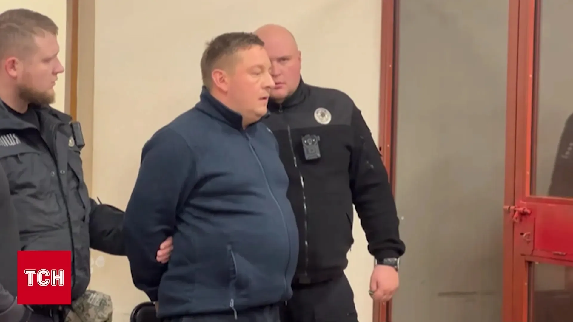 Поліцейському начальнику з Києва, який втік із 16 млн грн, обрали запобіжний захід