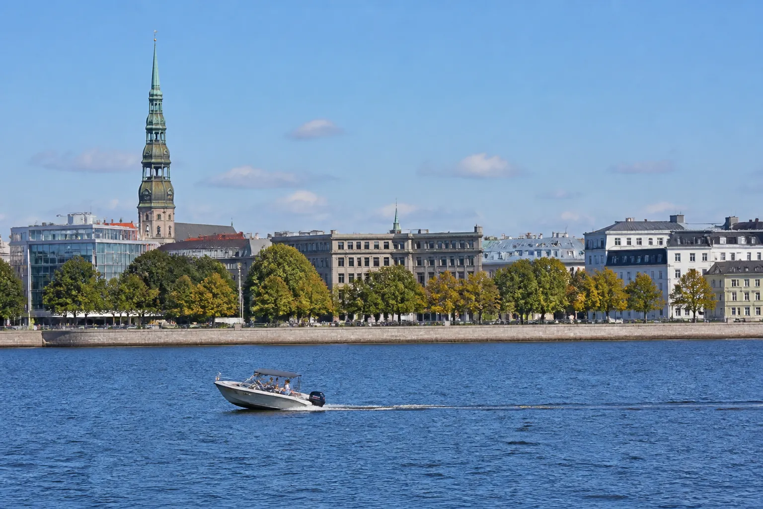 Riga plans to launch a boat route between Vecmilgravis and Bolderāja