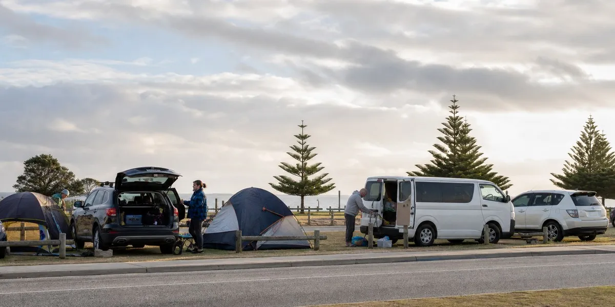 Homeless people in Rockingham leave camp after order to vacate — ABC News Australia