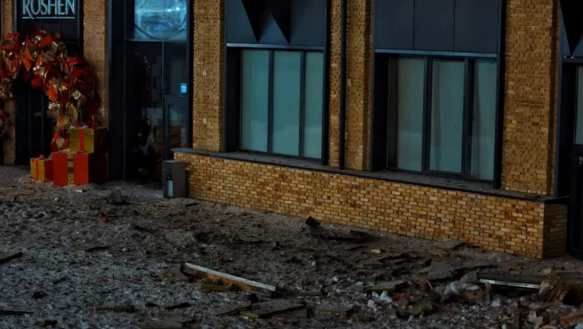 Удар рф по фабриці Roshen у Києві: ворог вдарив двічі в одне місце