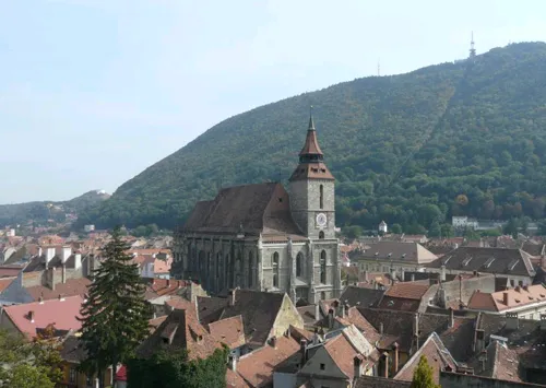 Росіяни масово отримують румунські паспорти за фальшивим «корінням» для обходу санкції ЄС