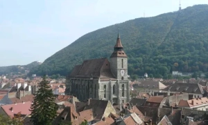 Росіяни масово отримують румунські паспорти за фальшивим «корінням» для обходу санкції ЄС