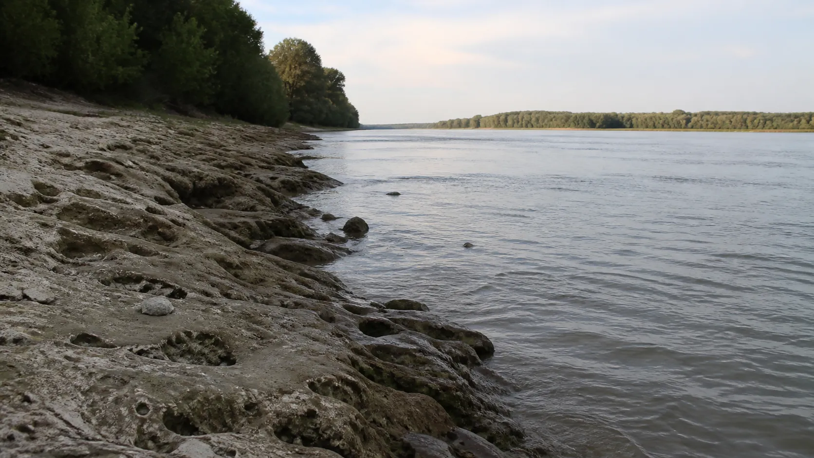 Romania is blasting rocks in the Danube to supply water to the nuclear power plant in Cernavodă