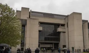歌手史蒂维·旺德提起诉讼，要求驱逐其房屋内的女住户——《滚石》