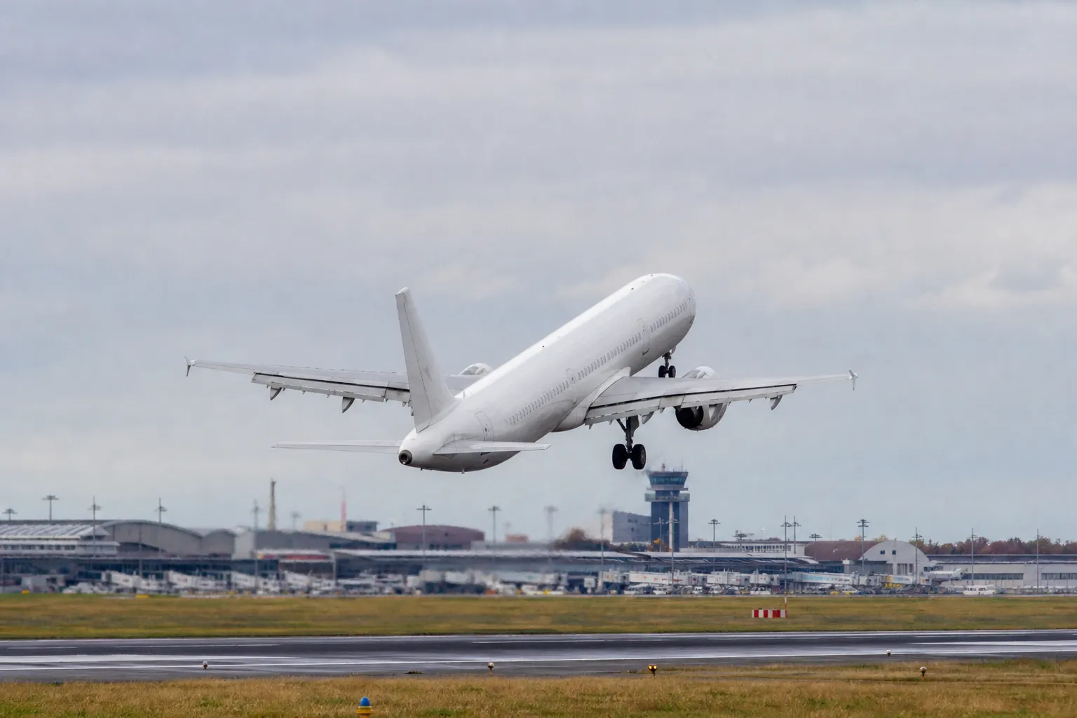 Ryanair因燃油成本上涨削减欧洲冬季航班计划
