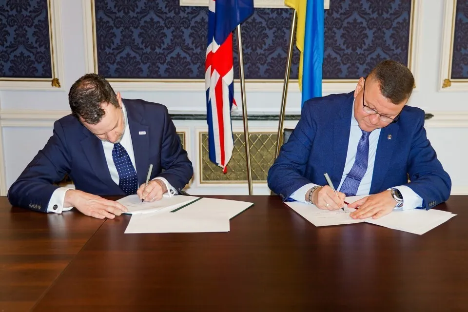Україна та Британія підписали історичну угоду про співпрацю в космосі