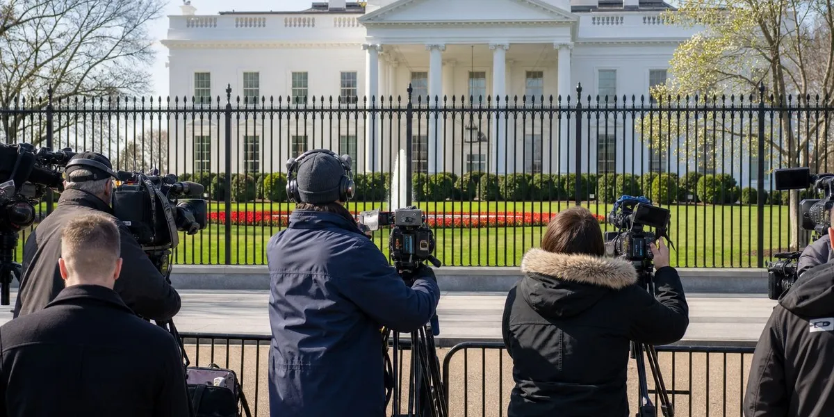Конгрессвумен Салазар поддержала ограничения Трампа для трех медиа — The Hill