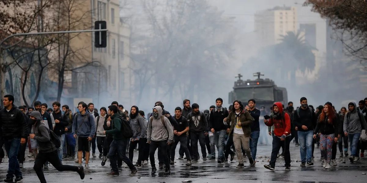 В Сантьяго задержали не менее 17 человек во время протестов — Anadolu Agency