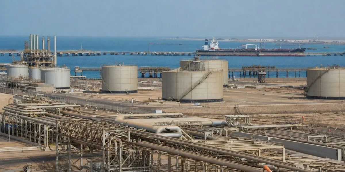 沙特阿拉伯三座输油管道站受损——OilPrice