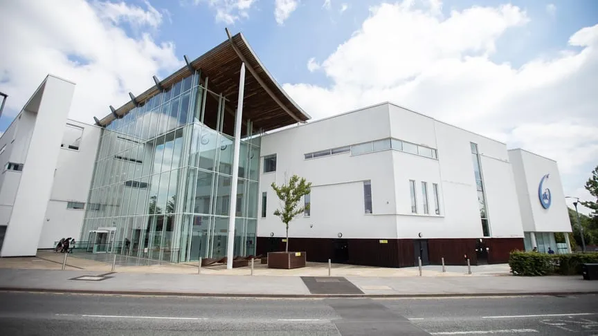 У Британії українку змусили залишити коледж через відмову вивчати російську