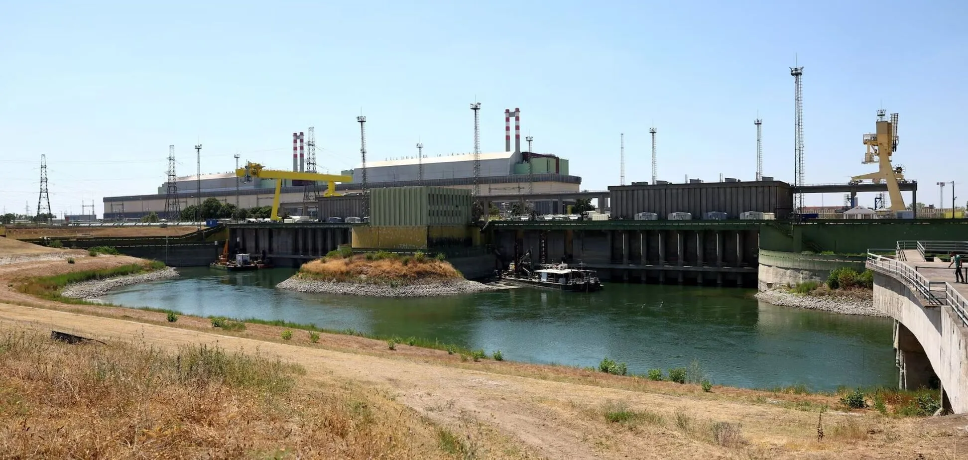 Mágyar stated that the Paks Nuclear Power Plant was just a few millimeters away from a complete shutdown