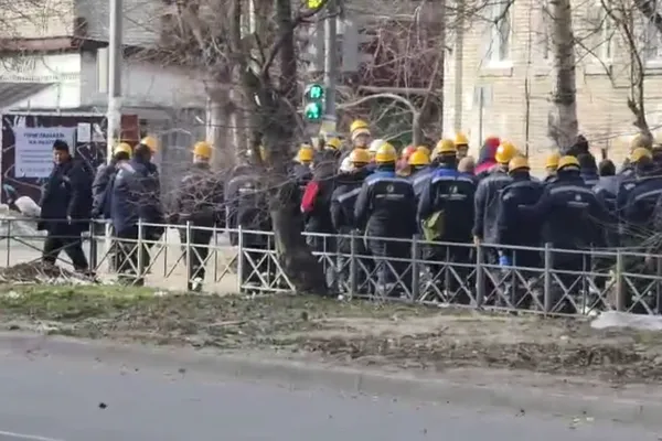 Китайські робітники в рф вийшли на протест через затримку зарплати