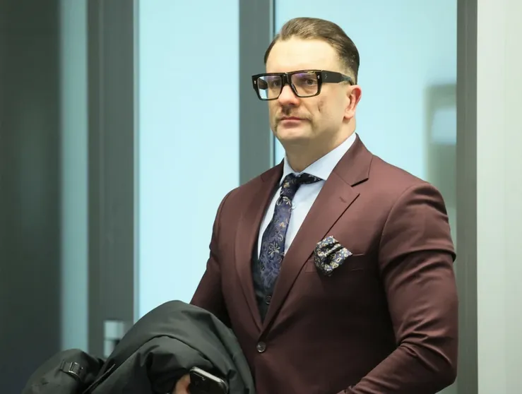 W Polsce sąd będzie rozpatrywać sprawę posła, który odmówił zapłacenia mandatu za przekroczenie prędkości o 200 km/h