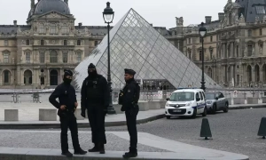 W Luwrze wykryto problemy z bezpieczeństwem tuż przed rabunkiem