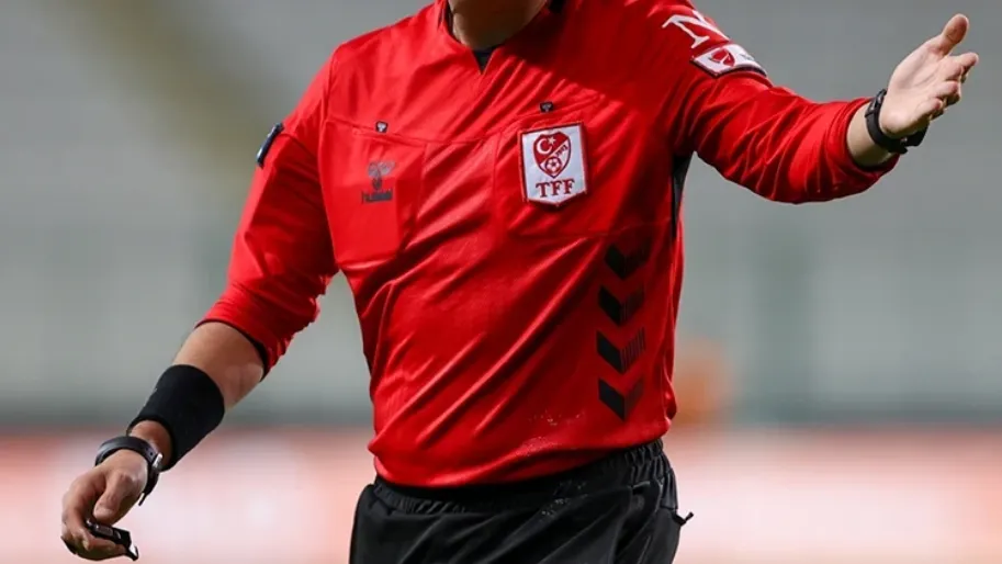 У Туреччині затримали 17 футбольних суддів, які ставили на матчі