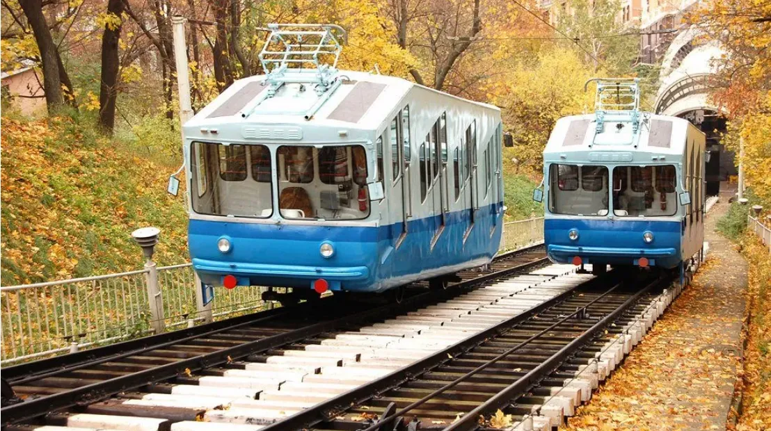 Київський фунікулер відновив роботу після знеструмлення