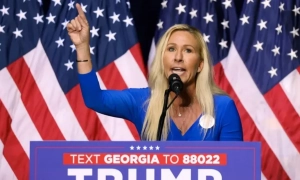 У рф назвали «варварством» банер зі спаленим Кремлем на матчі Україна – Ісландія