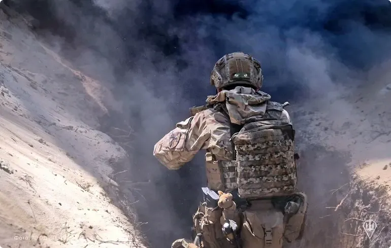 Доброволець зі США взяв у полон окупантів на Луганщині: відео