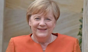 Колишнього посадовця Мінкульту Франції звинувачують у таємному додаванні жінкам сечогінних