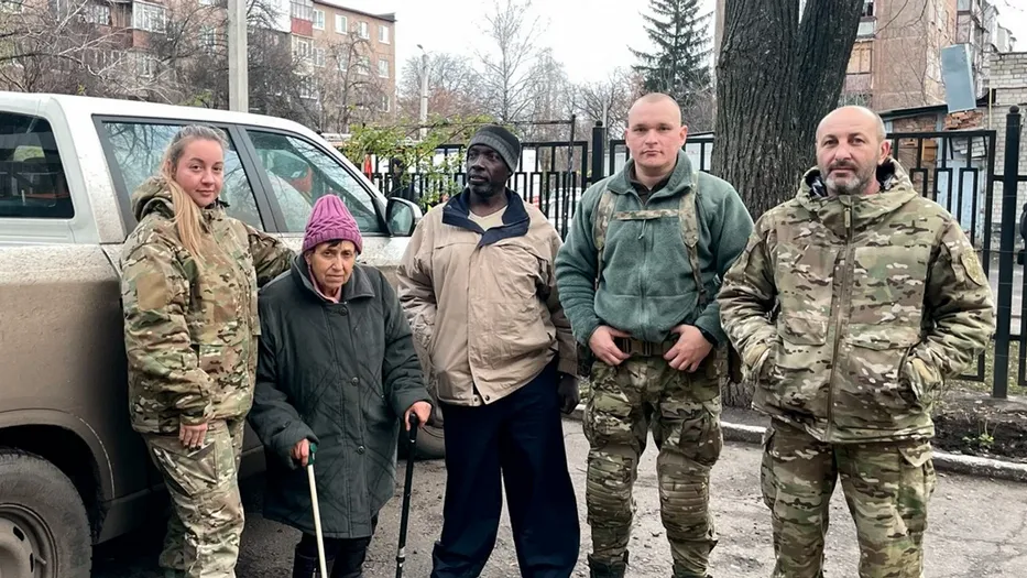 З-під Куп'янська евакуювали танзанійця, який працював вчителем у школі