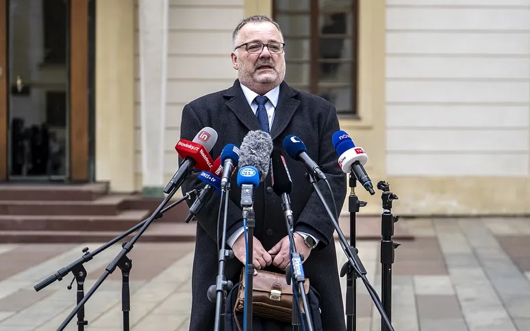 Кандидат у міністри транспорту Чехії перепросив за погане знання чеської