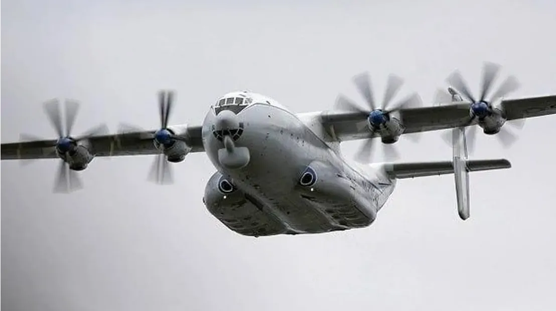 З'явилося відео катастрофи російського Ан-22, який розвалився в повітрі