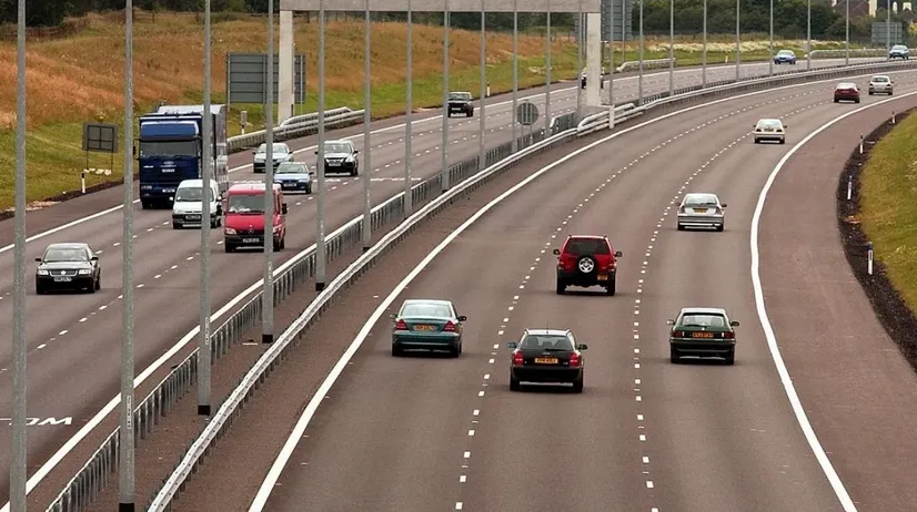 В Уряді повідомили, коли в Україні можуть з’явитися частково платні дороги