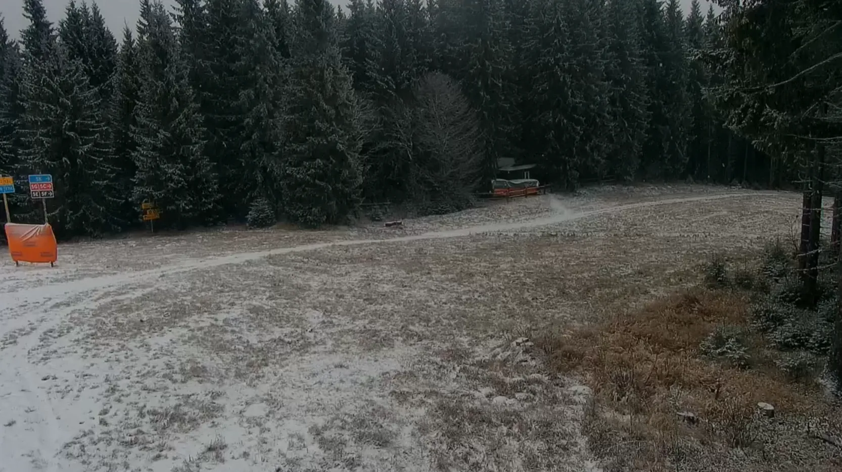 Відсутність снігу відклала старт лижного сезону в Буковелі на кінець грудня – фото