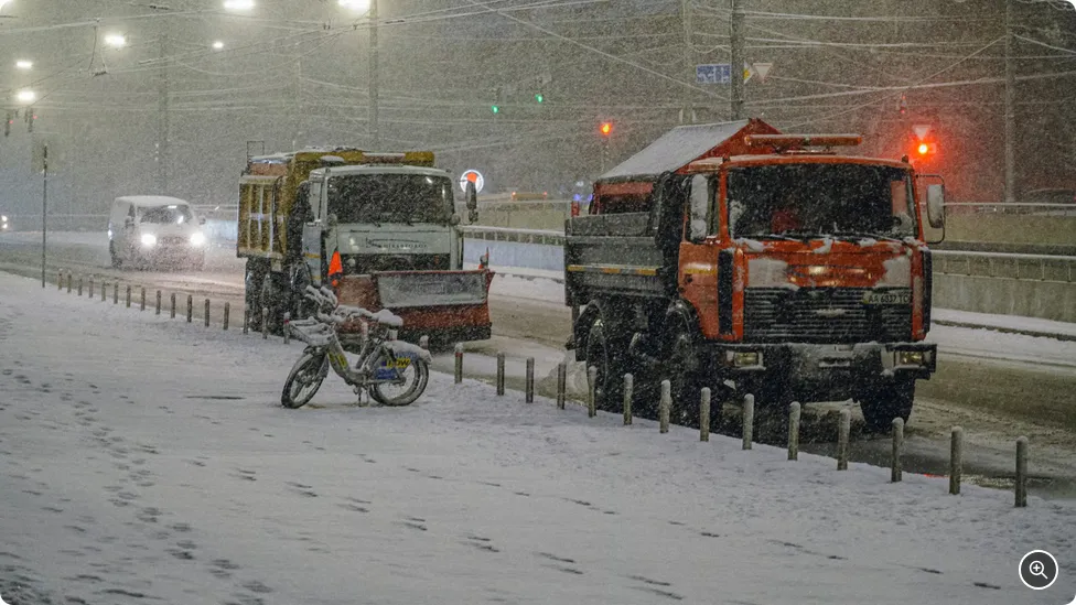 Уряд змінить режим роботи установ і шкіл через негоду