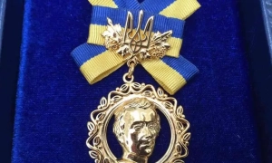 Арнольд Шварценеггер підтримав Брюса Вілліса, який пішов із кіно через деменцію