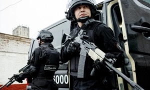 Держдума рф підтримала видачу автоматичної зброї приватній охороні