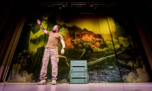 У Маріуполі росіяни знищили монументальні мозаїчні панно художників Баранника і Фатхі