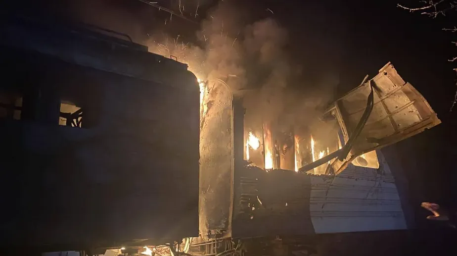 «Укрзализныця» обновила правила эвакуации из-за прицельных атак РФ на поезда