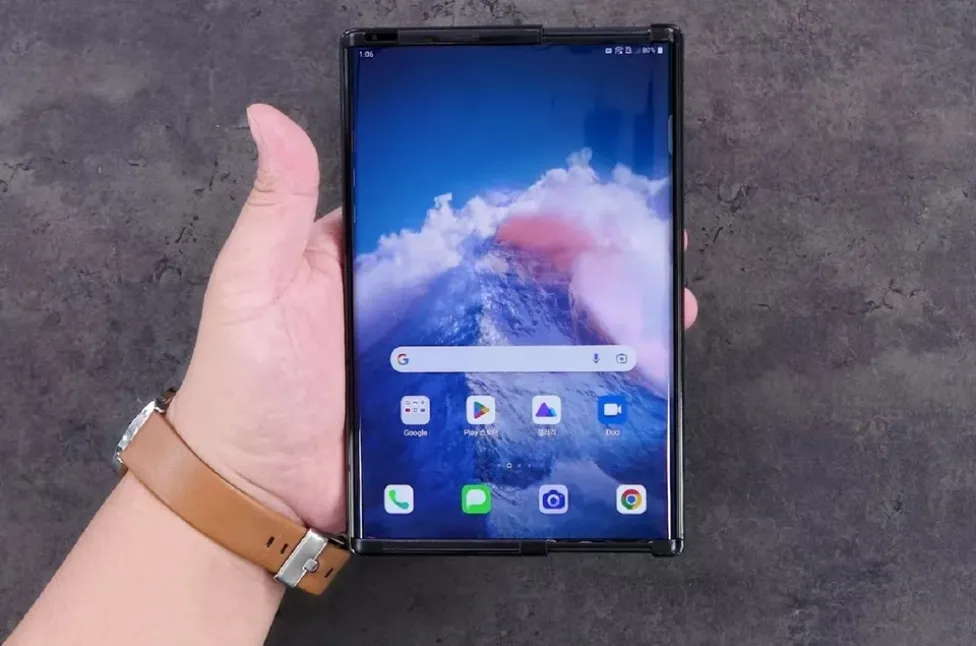 У мережі з'явився відеоогляд смартфона LG Rollable із розсувним екраном