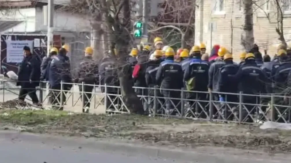 В росії оштрафували китайських робітників за протест проти затримок зарплати