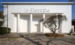 Журі Венеційської бієнале подало у відставку через скандал навколо участі рф та Ізраїлю