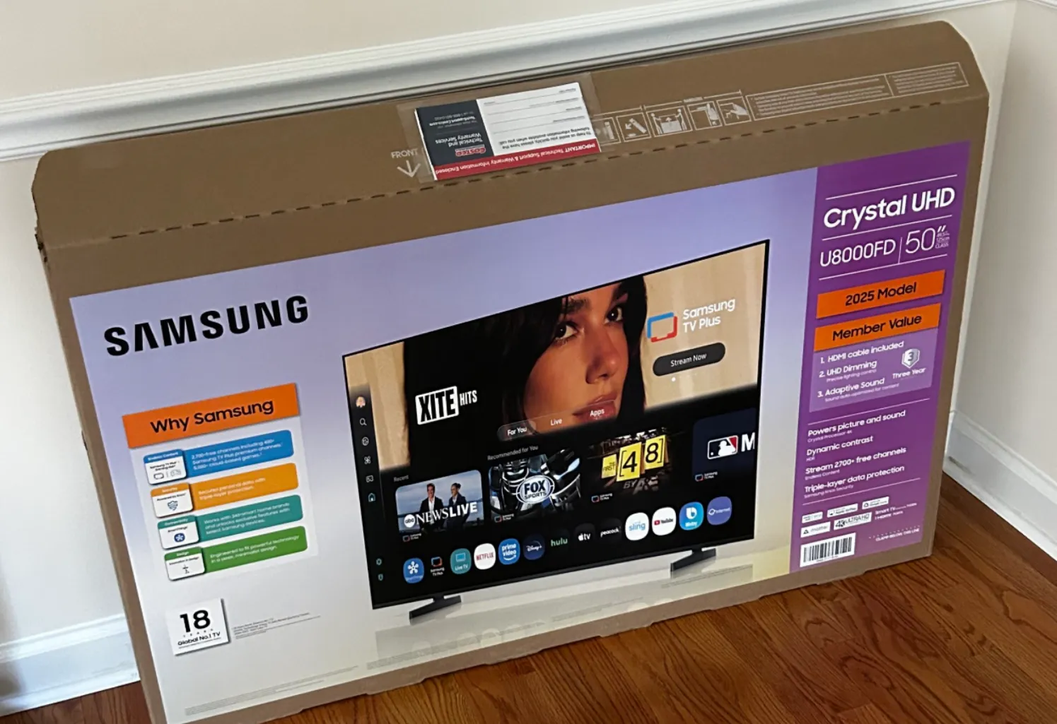 Дуа Ліпа позивається до Samsung на $15 мільйонів через своє фото на коробках