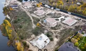 Зеленскому доверяют менее 50% украинцев