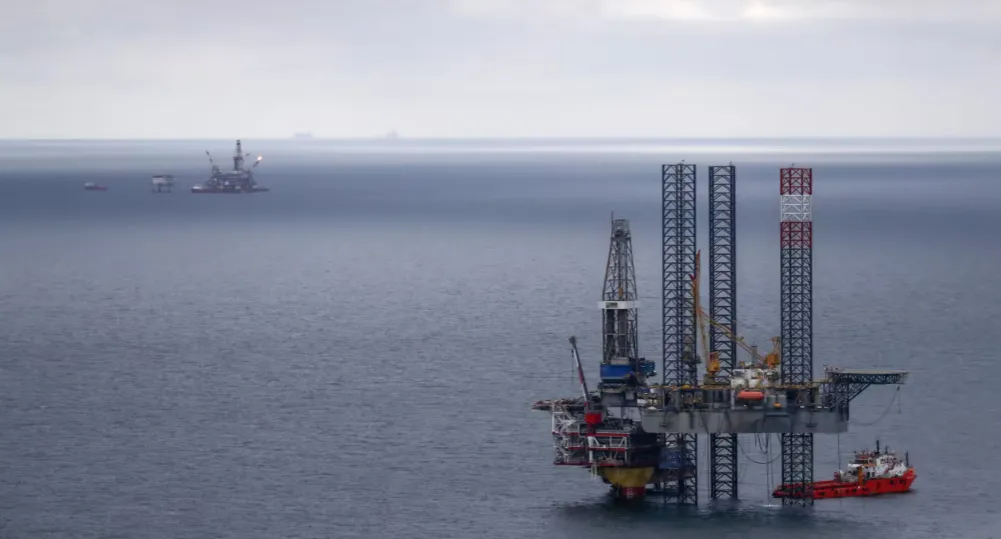 В РФ приняли закон о защите нефтяных платформ на Каспии от дронов