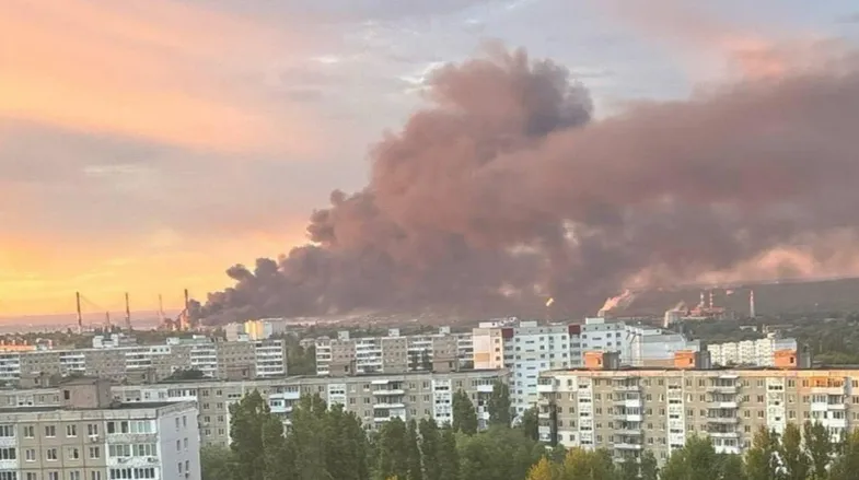 Зеленский подтвердил поражение Саратовского НПЗ