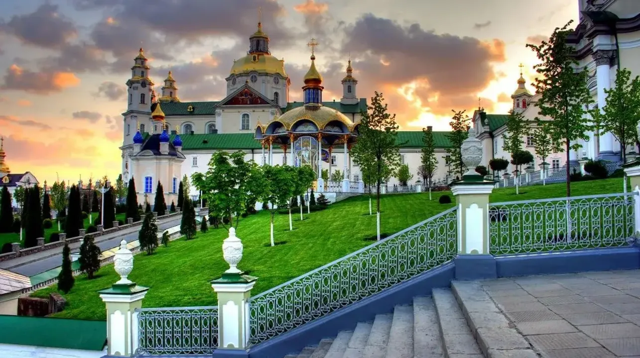 Полиция проверяет законность крестного хода к Почаевской лавре