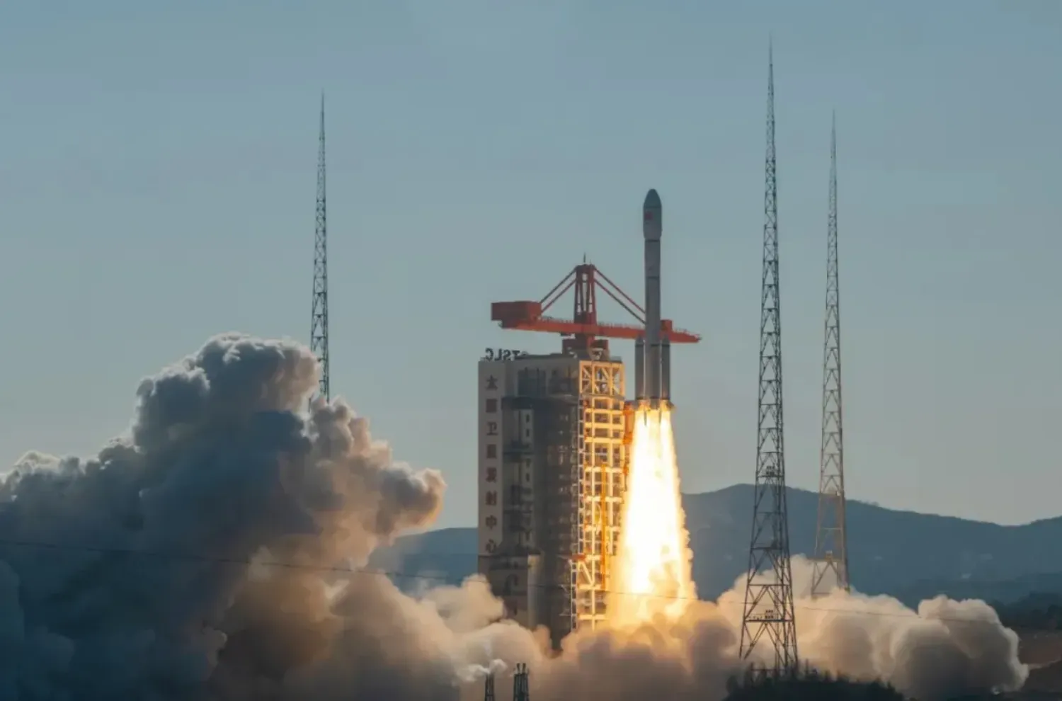 China has launched 10 internet satellites belonging to its competitor, Starlink, into orbit