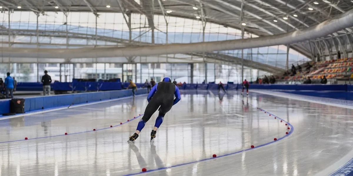 Speed skater Semirunnii wins 10,000 m with rink record in Poland — Interia Sport